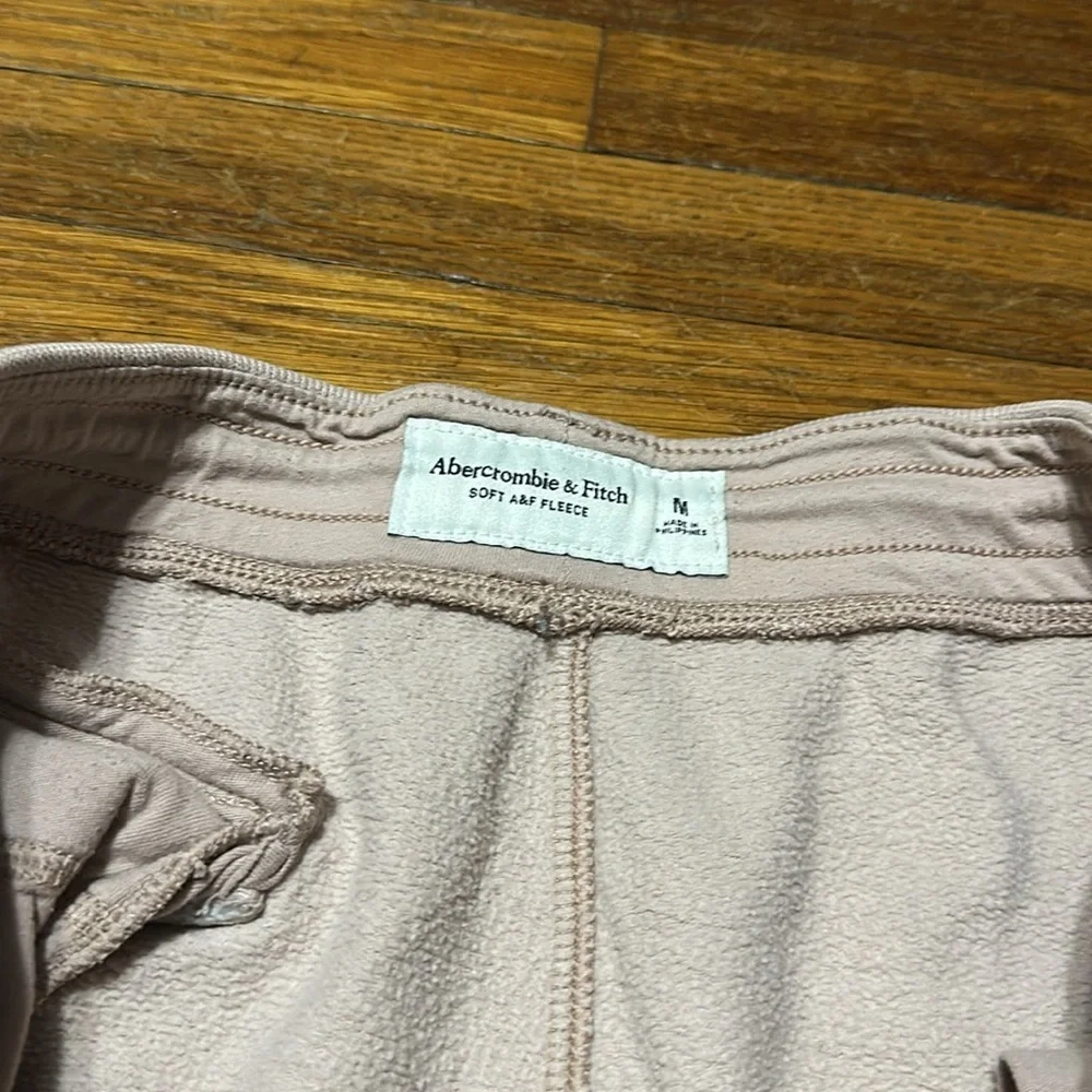 Abercrombie & Fitch Women’s Pink Fleece Lounge Shorts, Medium